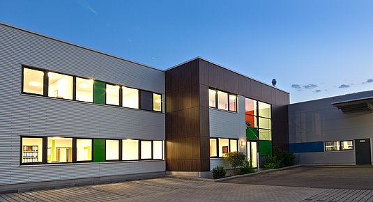 Firmensitz von Hofmockel in Franken, Spezialist für Elektrotechnik und Prozessautomation innerhalb der Elevion Group
